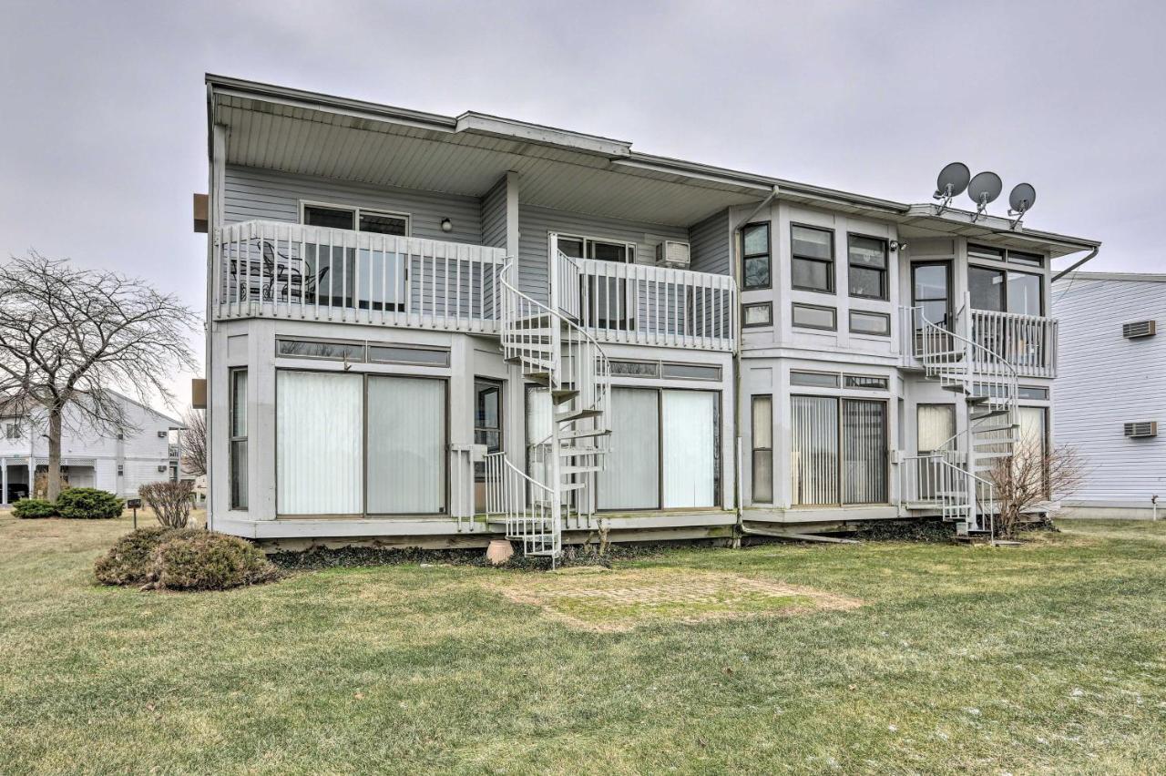 Condo With Balcony, Dock And Access To Lake Erie Sand Beach Luaran gambar